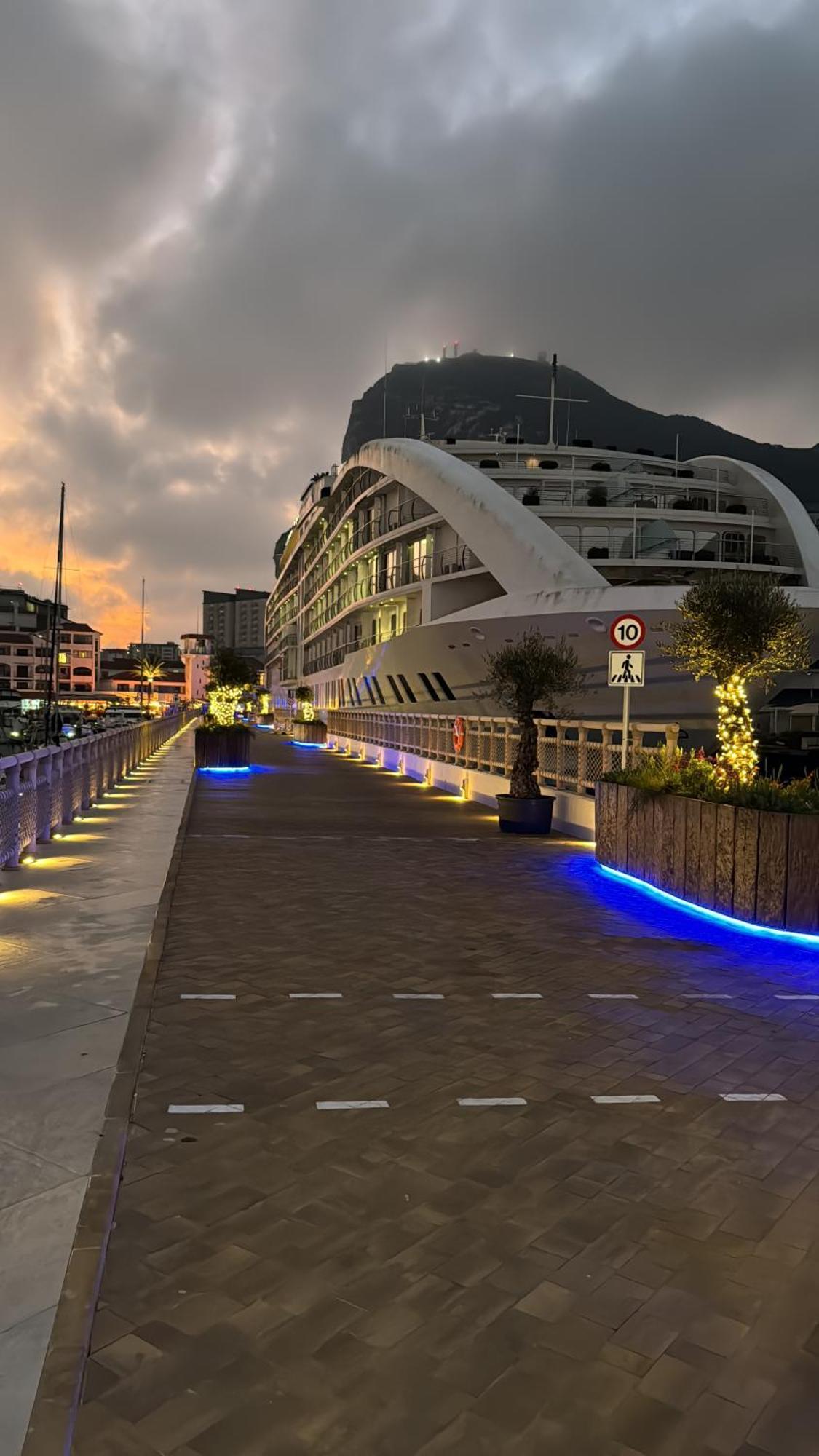 Marina Club Luxury Private Studio With Pool And Incredible Views Gibraltar Exterior foto