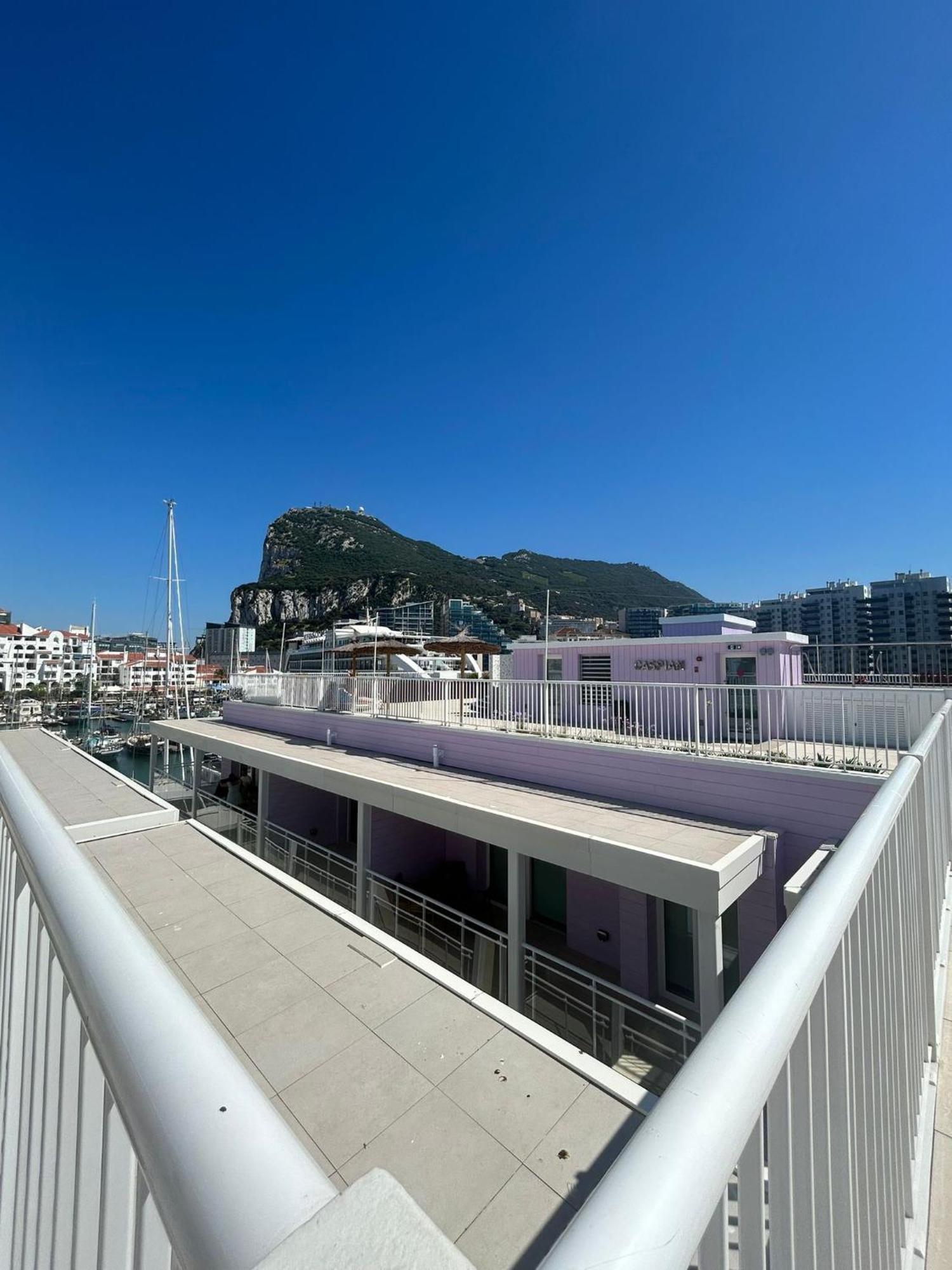 Marina Club Luxury Private Studio With Pool And Incredible Views Gibraltar Exterior foto